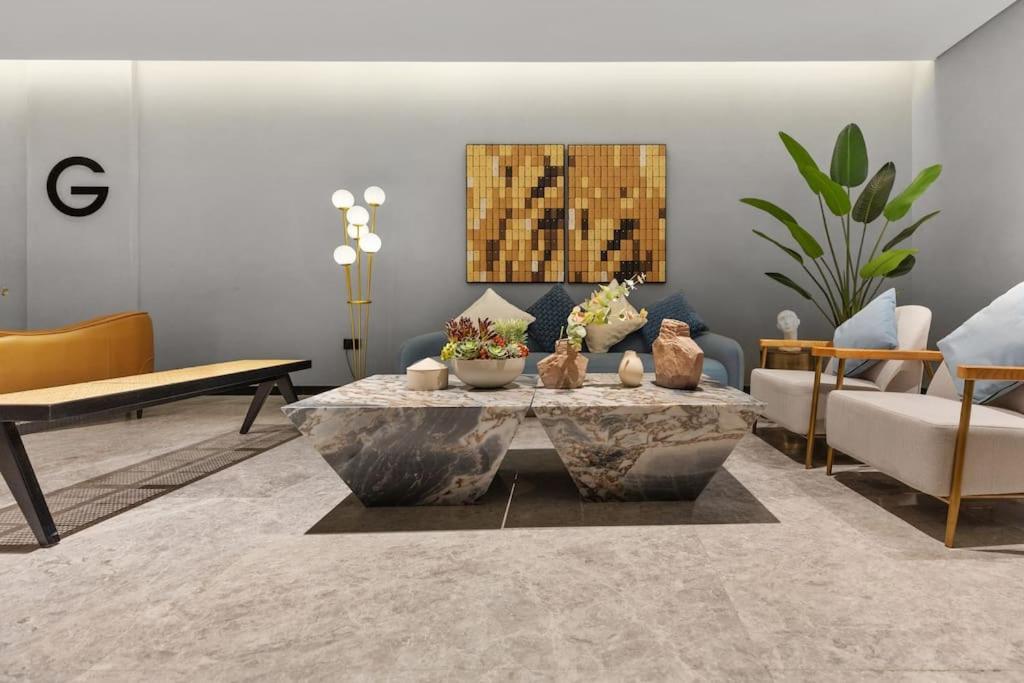 Waves - Elegant Retreat In Business Bay Apartment *